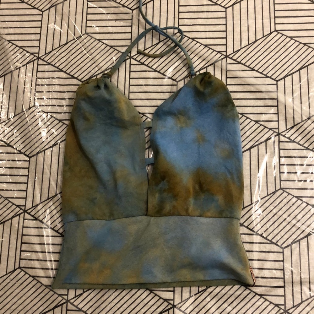 Tie die halter crop top